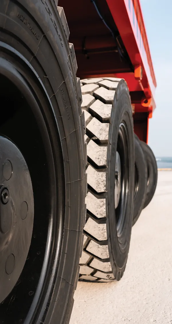 Heavy tires on a new Paling truck